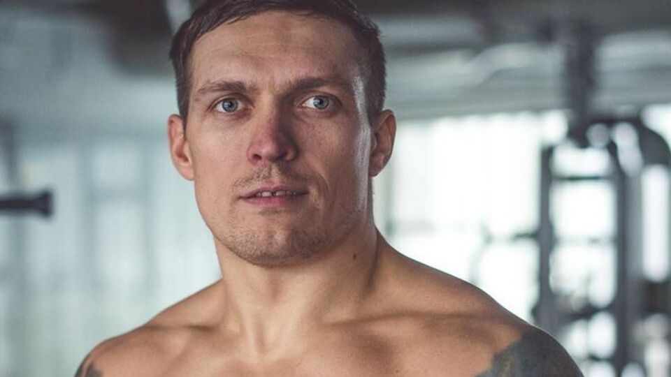 Усик вышел в финал суперсерии