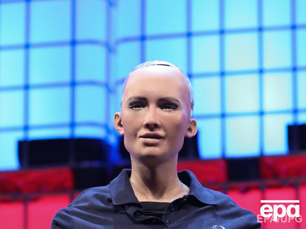 Робот Софія "заглючив" у Давосі