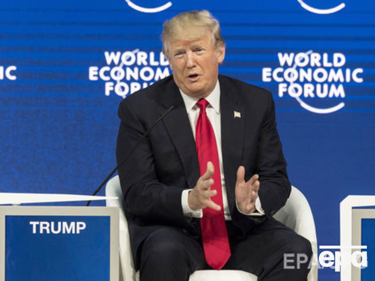 Трамп зазначив, що може писати пости, перебуваючи в ліжку, за сніданком або ланчем