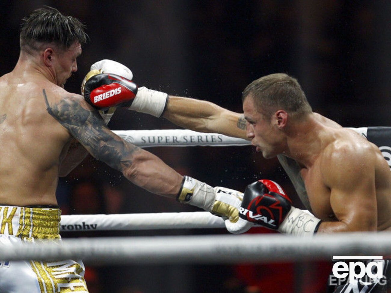 Усик здобув перемогу над Брієдісом за очками