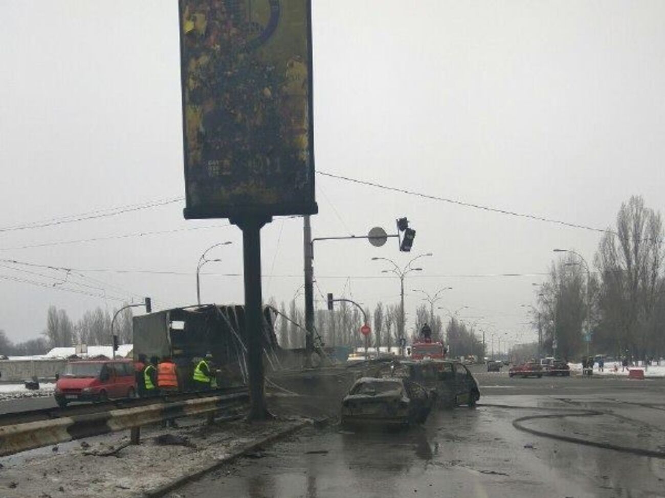 Пожарные потушили огонь