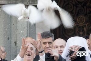 Папа Франциск і глава УГКЦ Святослав випустили в небо білих голубів