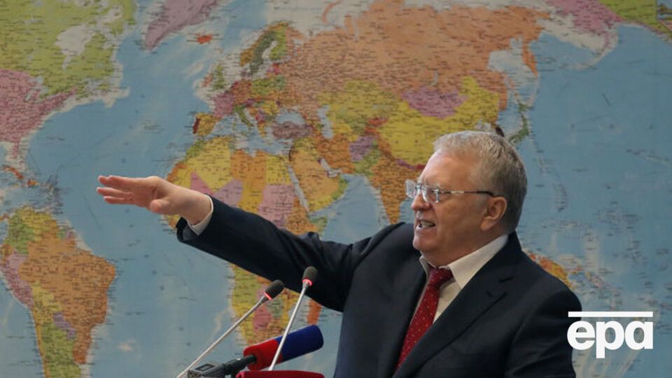 Жириновский пообщался с митингующими