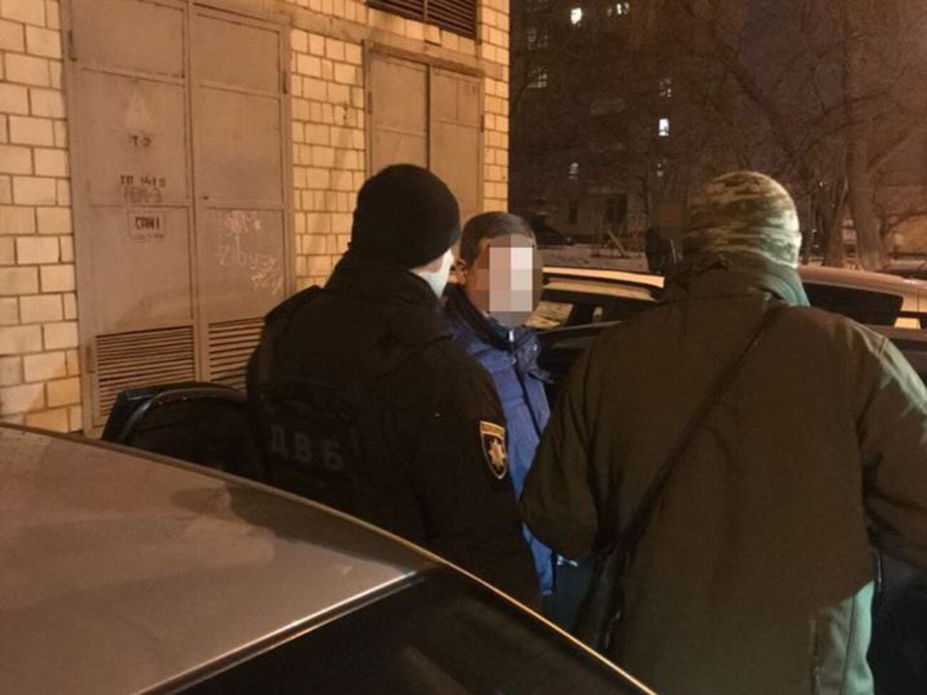 Полицейских задержали во время получения взятки