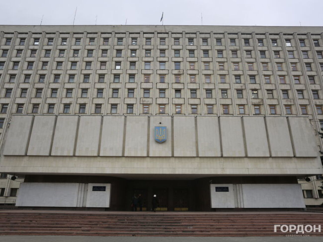 10 из 14 кандидатов в Центризбирком президент уже предлагал парламенту в июне 2016 года, но голосование так и не состоялось