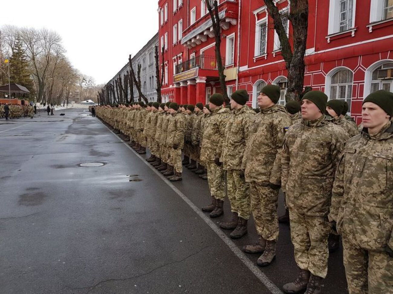 Порошенко поздравил студентов Военного института телекоммуникаций и информатизации с почетным наименованием