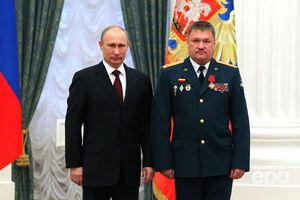 Асапов (справа) был удостоен правительственной награды РФ