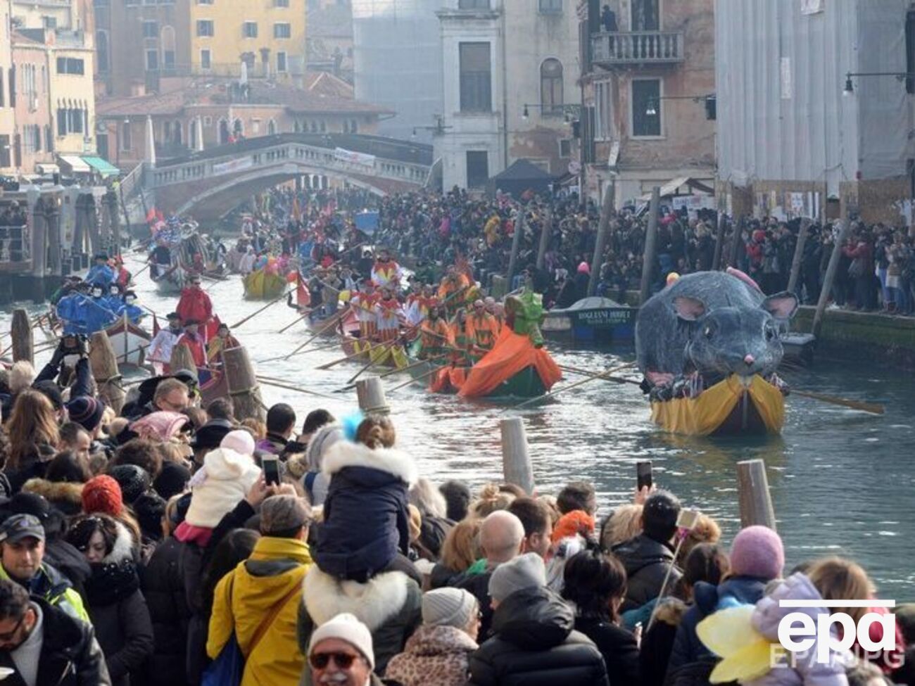 Карнавал в Венеции продлится до 13 февраля
