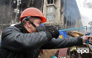 Будинок профспілок (на задньому плані) згорів у розпал акцій протесту на Майдані