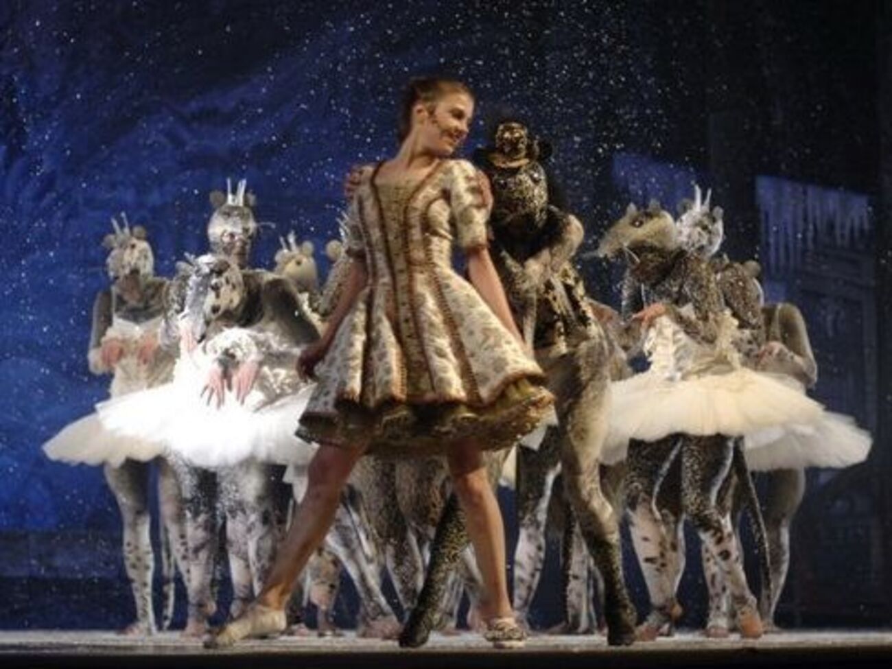 В январе можно посетить праздничные мероприятия, спектакли, концерты и модерн-балет "Щелкунчик"