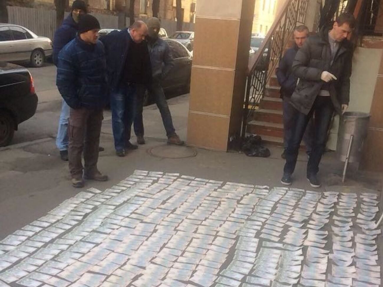 Правоохоронці затримали чиновника ДФС під час отримання хабара