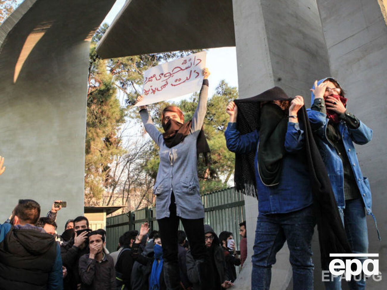 Протесты продолжаются с 28 декабря