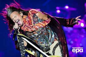 Тайлер пригласил на свою вечеринку знаменитостей