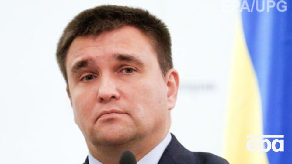 По словам Климкина, на встрече планируется обсудить вопросы безопасности, обмен удерживаемыми лицами и введение миротворцев на Донбасс