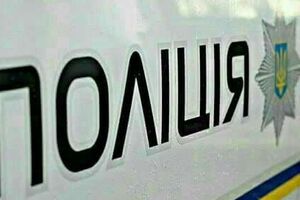 Патрульні забирали у водіїв права, а потім обмінювали їх на гроші, повідомили у прокуратурі