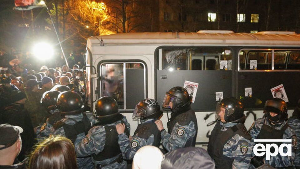 У справах Євромайдану в розшук оголошено майже 100 осіб