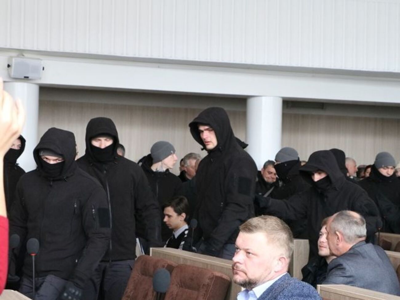Депутати у присутності людей у масках із п'ятої спроби схвалили бюджет