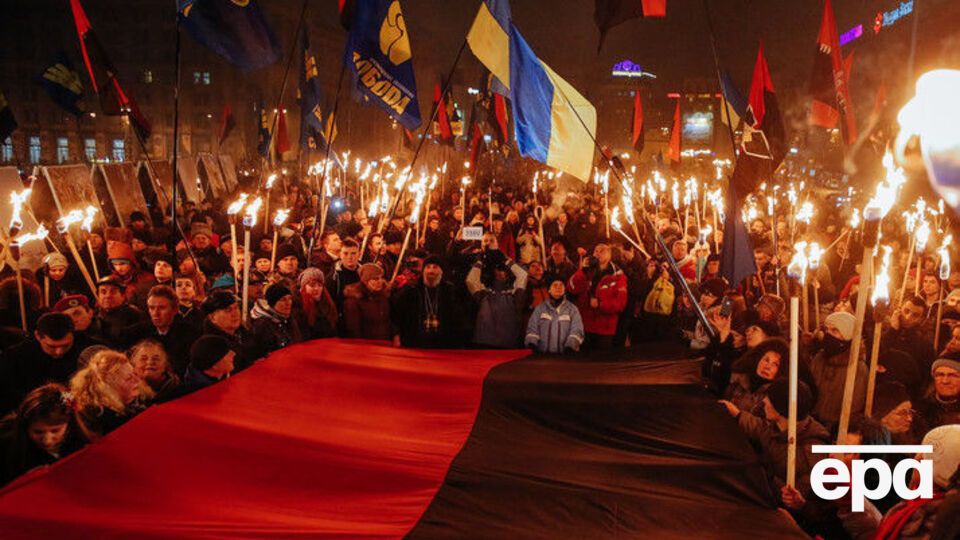 За утверждение порядка использования красно-черного флага ОУН проголосовали 62 депутата Львовского облсовета
