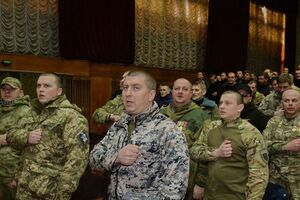 Обращение собравшиеся поддержали единогласно, отмечают "Українські новини"