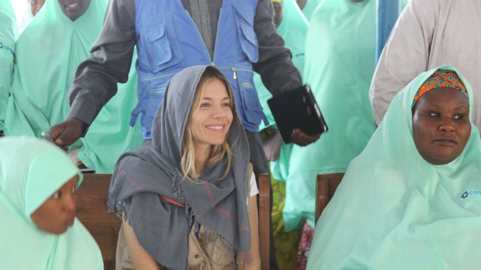 Миллер является послом Международного медицинского корпуса с 2009 года