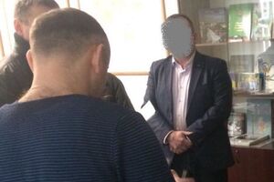 Посадовця, якого підозрюють у вимаганні, затримали