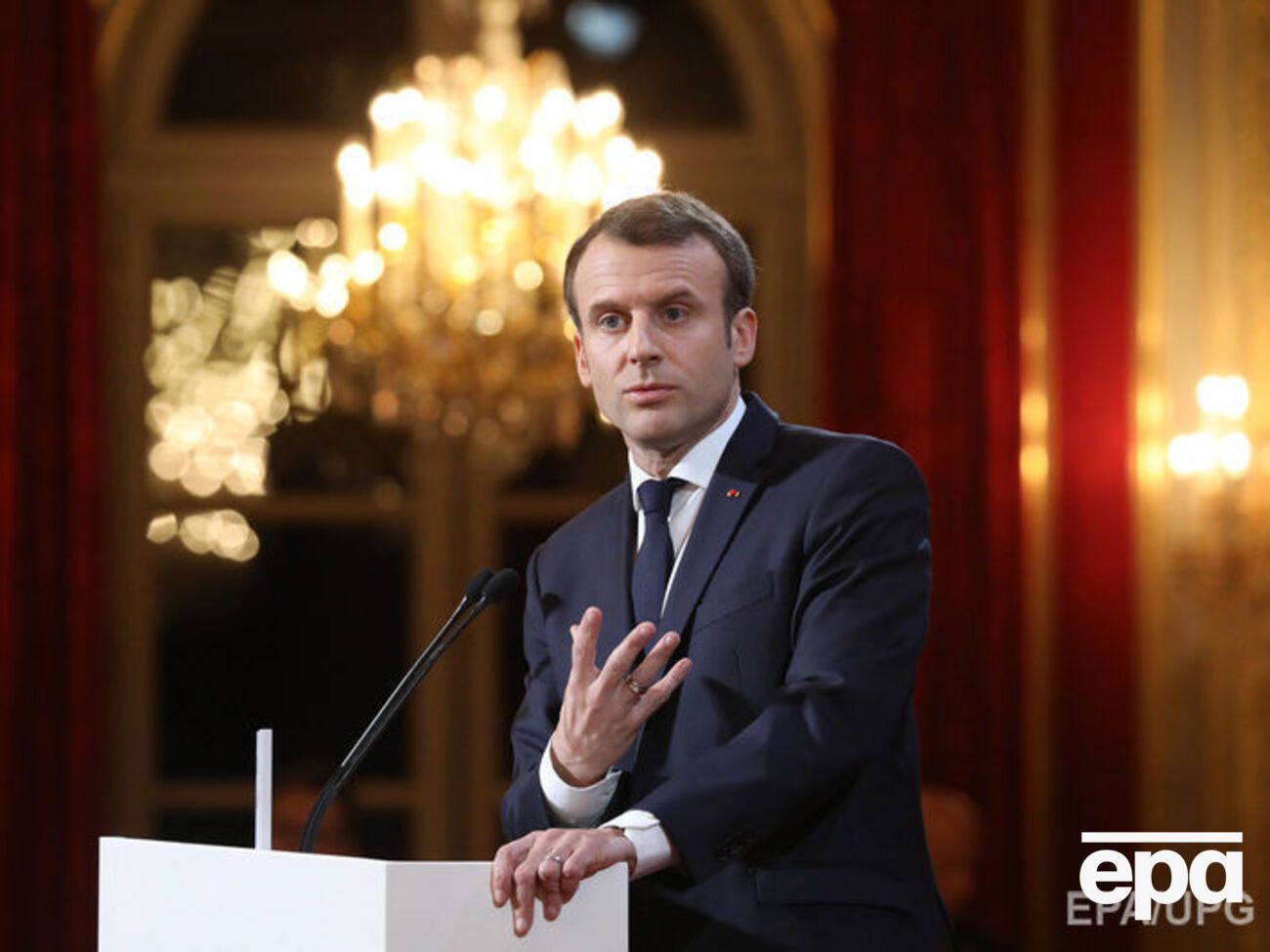 Президент Франции выступает за "повышенную прозрачность" рекламных материалов в соцсетях