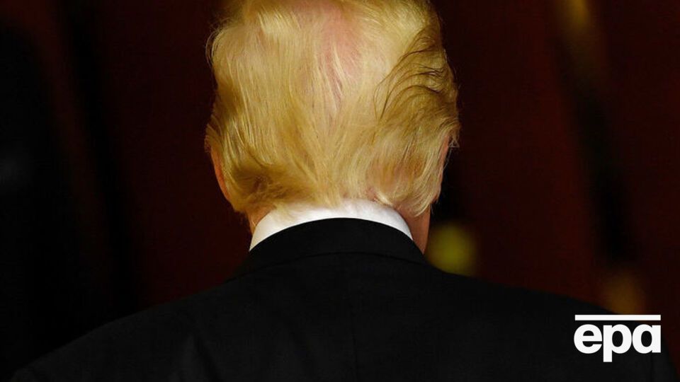 По словам Вулффа, Иванка Трамп обсуждала с друзьями прическу отца