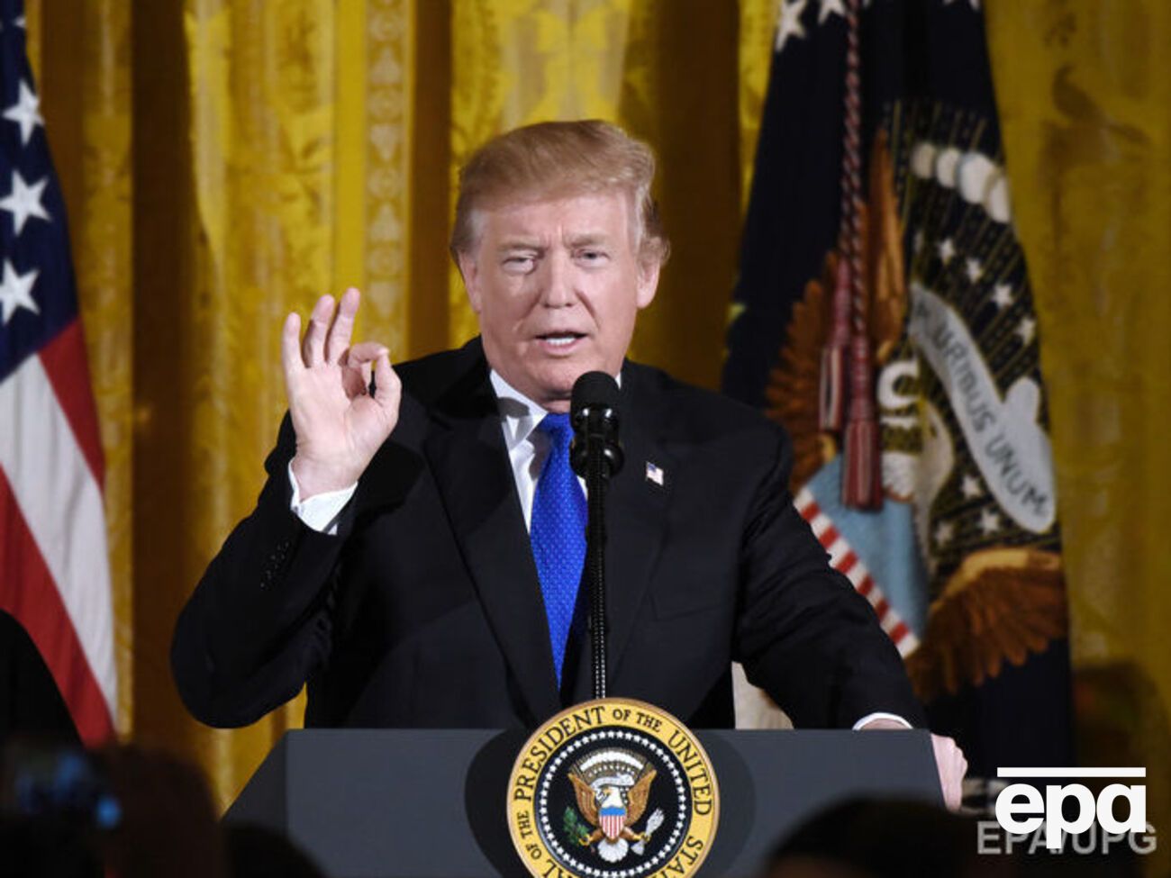 Юристы Трампа обратились к Бэннону