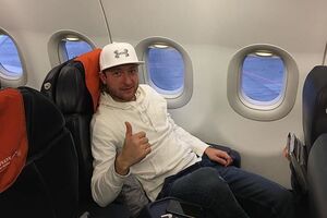 Плющенко: Один возраст и один и тот же костюм, а разделяют фото ровно 30 лет!