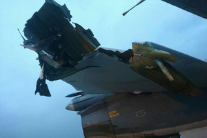 Пострадавший при обстреле российский бомбардировщик Су-24М