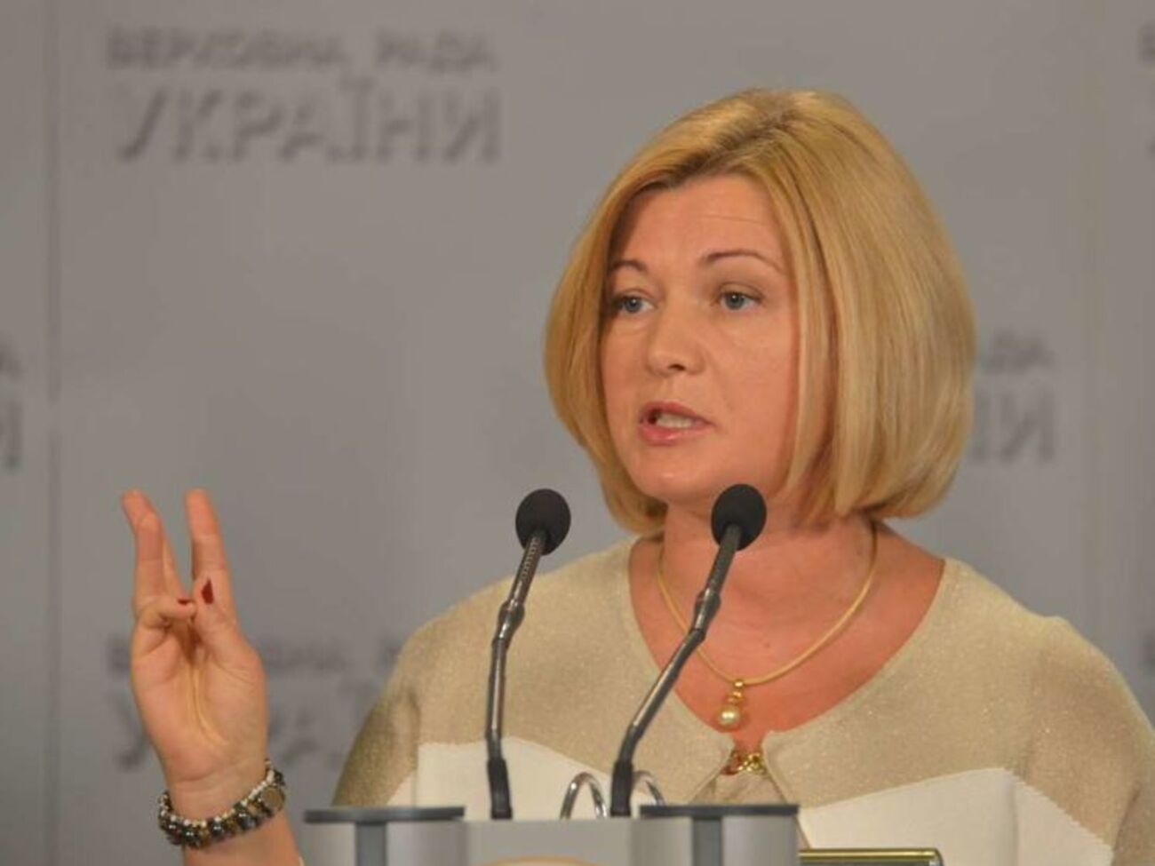 Геращенко: Офіційні особи мають озвучувати офіційні цифри, які свідчать, що за останній час статус біженців у Польщі отримало близько 80 українців