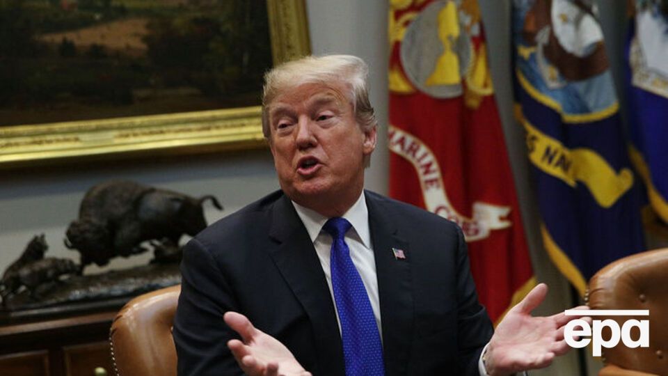 По информации Вулффа, Трамп часто говорил, что спать с женами своих друзей – это "то, ради чего стоит жить"
