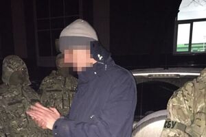 Чиновников задержали при получении взятки
