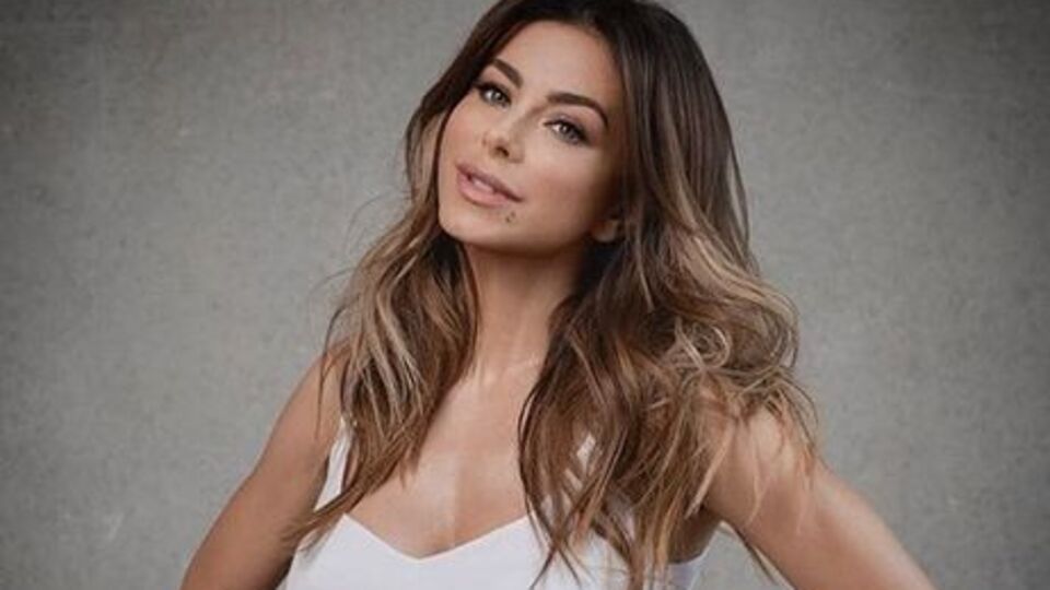 Ані Лорак: Трохи сонця перед концертами і головною подією року – шоу "Діва"