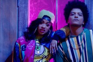 Бруно Марс презентував ролик у стилі 90-х років