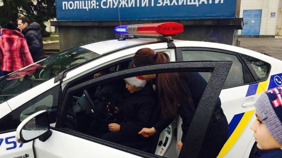 Патрульная полиция готовит праздник для детей