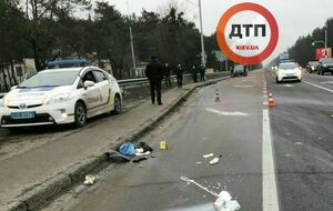 Возможно, автомобиль "протащил" женщину под колесами, отмечают в dtp.kiev.ua