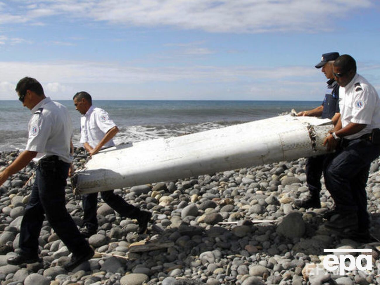 У 2015 році в Індійському океані знайшли уламок крила літака