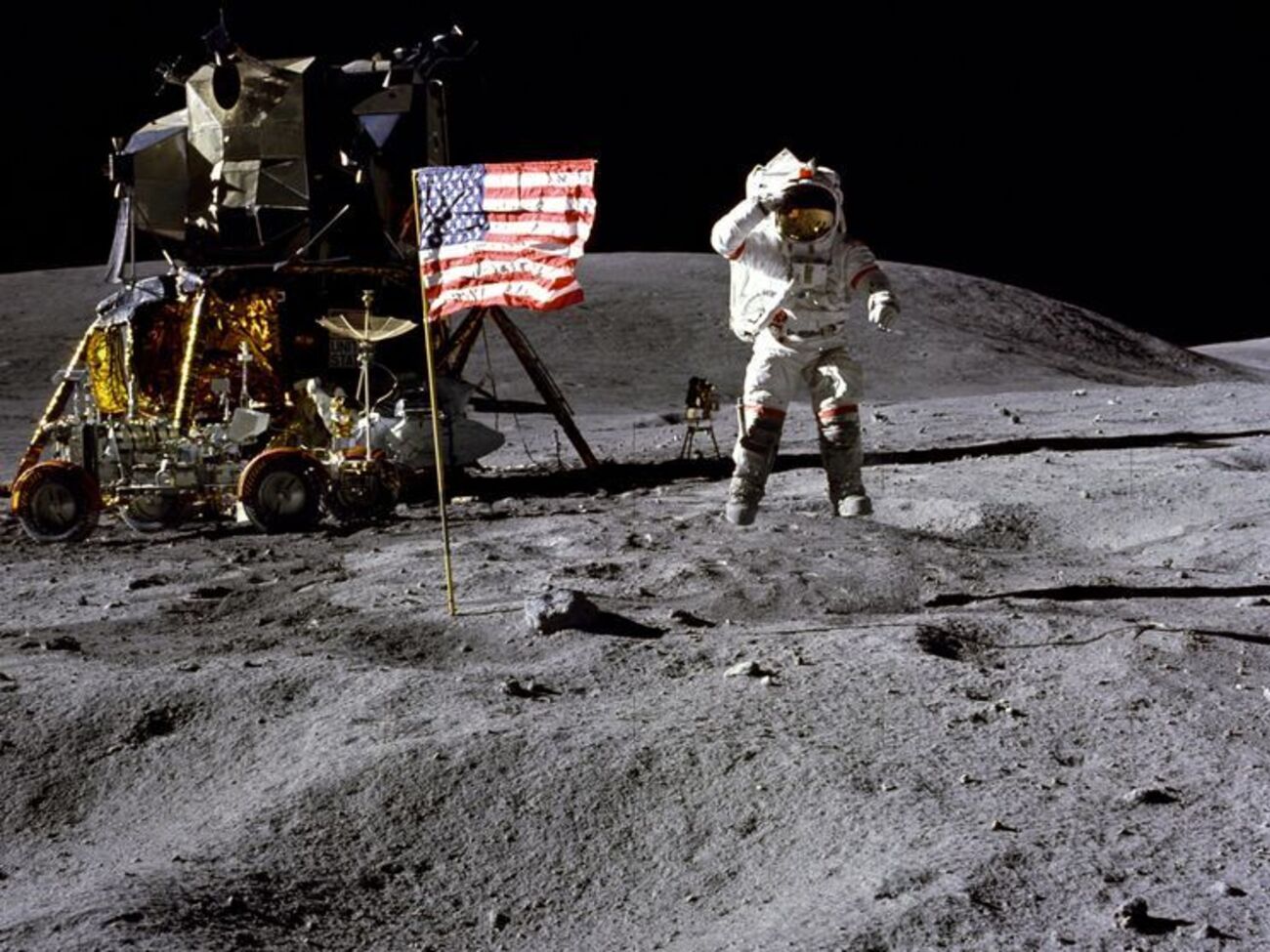 Янг был девятым астронавтом, ступившим на поверхность Луны