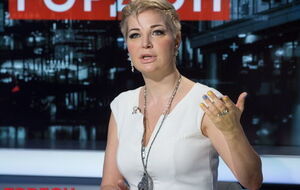 Максакова спела "Щедрик"