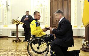 Порошенко в 2017 году наградил 5912 человек