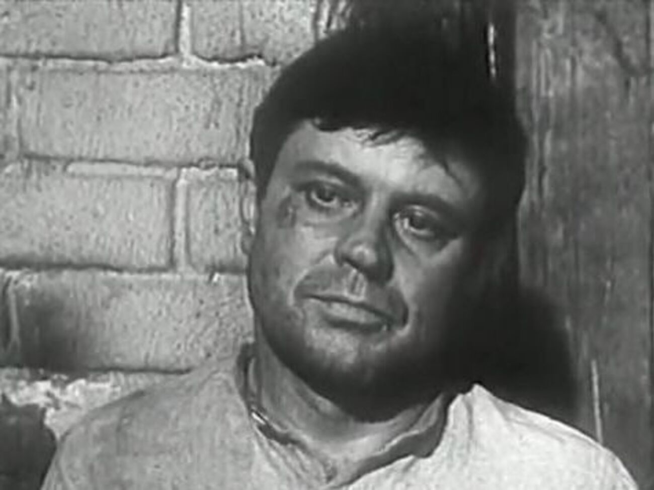 В фильме "Никто не хотел умирать" Банионис сыграл "лесного брата"