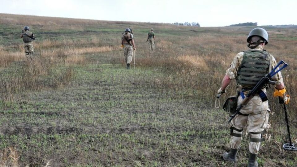 Від мін на Донбасі станом на 1 січня очищено понад 1100 км доріг