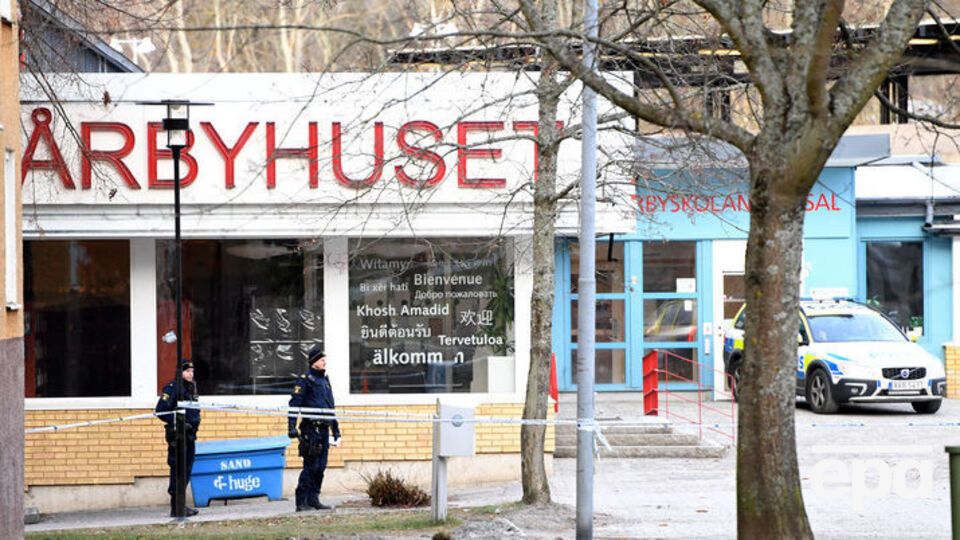 В результате взрыва в метро сильно пострадал 60-летний мужчина