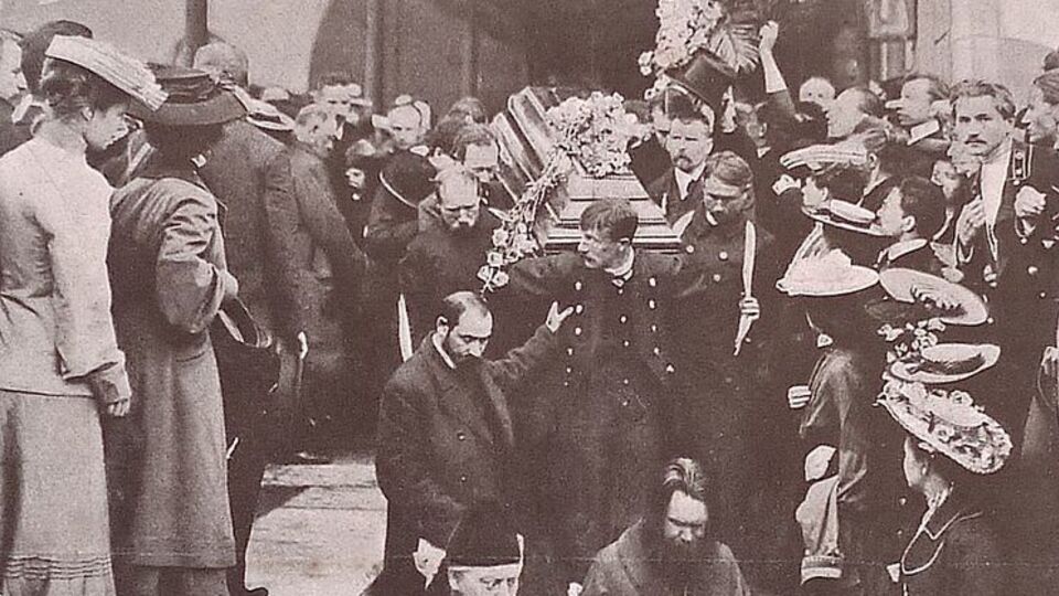 Винесення з вагона труни з тілом Чехова. Миколаївський вокзал, 1904 рік