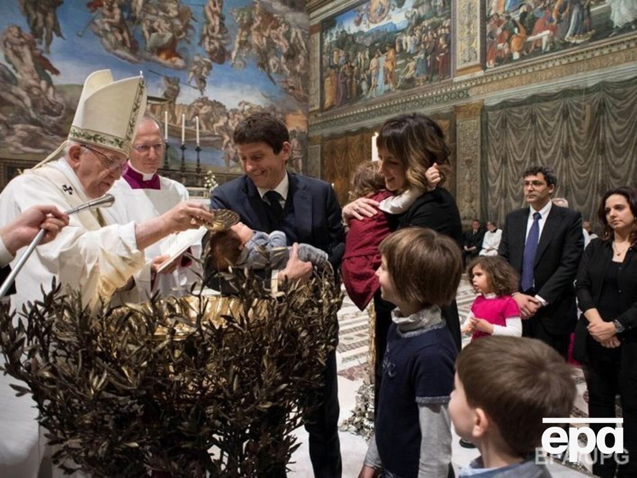 Папское крещение &ndash; ежегодное мероприятие