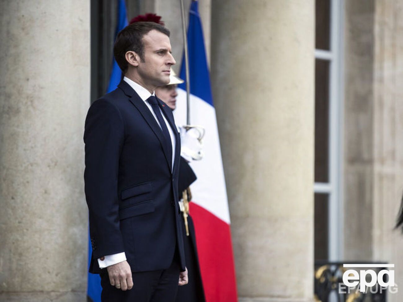 Макрон в качестве "беспрецедентного дипломатического жеста" хочет подарить Си Цзиньпину лошадь