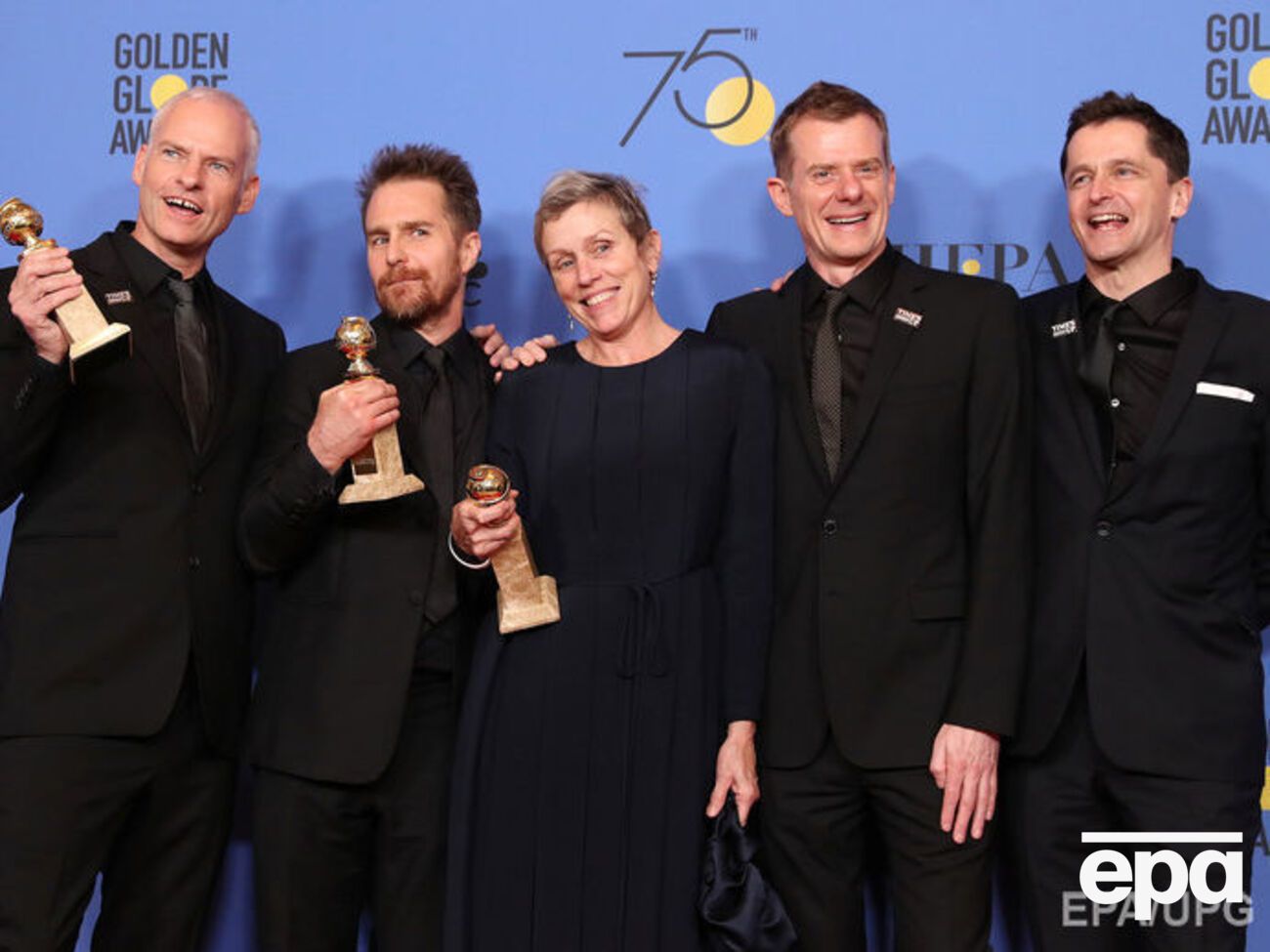 Команда "Три билборда на границе Эббинга, Миссури" празднует победу