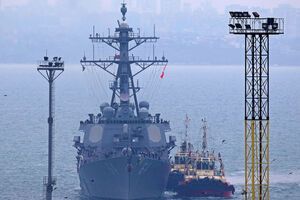Есмінець США Carney DDG 64 пришвартувався біля причалу нового контейнерного термінала Одеського порту