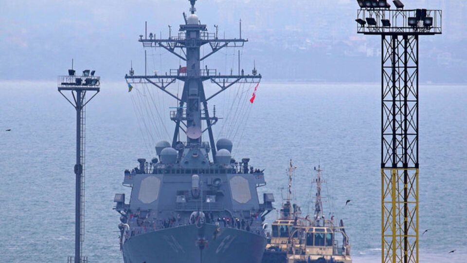 Есмінець США Carney DDG 64 пришвартувався біля причалу нового контейнерного термінала Одеського порту